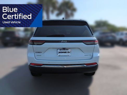 Used 2023 Jeep Grand Cherokee Limited AWD/4WD image 7