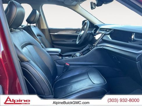 Used 2022 Jeep Grand Cherokee Limited w/ Luxury Tech Group II image 15