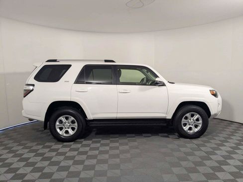 Used 2021 Toyota 4Runner SR5 Premium AWD/4WD image 4