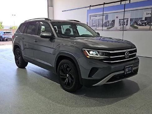 Certified 2023 Volkswagen Atlas SE w/ Panoramic Sunroof Package AWD/4WD image 2