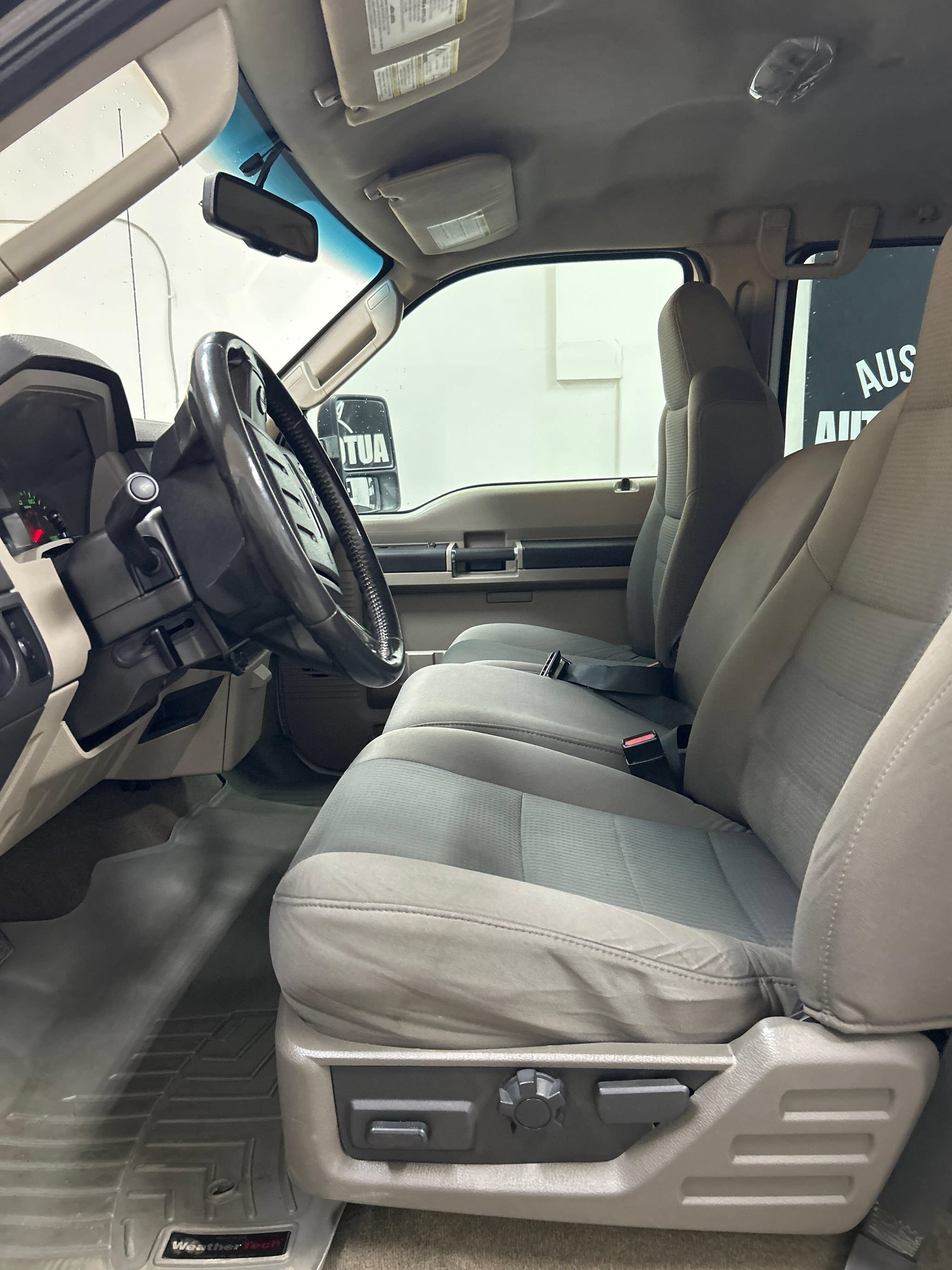 Used 2010 Ford F250 Lariat AWD/4WD image 8