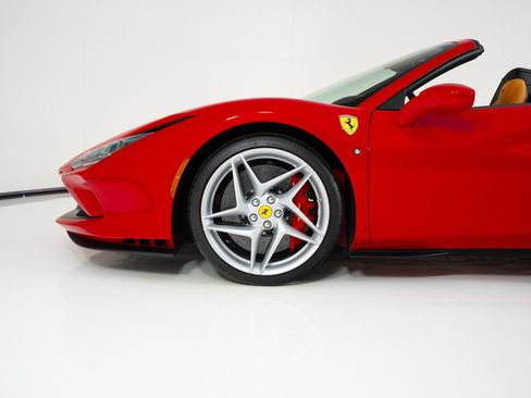 Used 2021 Ferrari F8 Tributo image 11