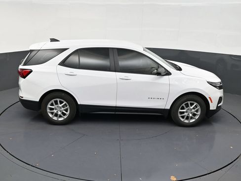 Used 2024 Chevrolet Equinox LS FWD image 17