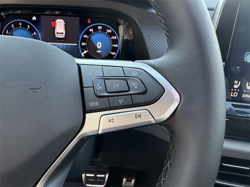 Certified 2025 Volkswagen Atlas Peak Edition SE image 13