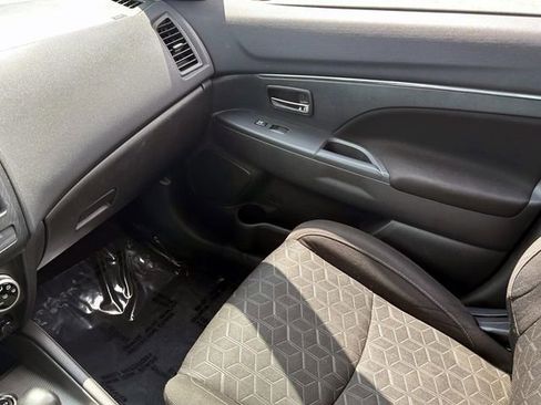 Used 2020 Mitsubishi Outlander Sport SE AWD/4WD image 29