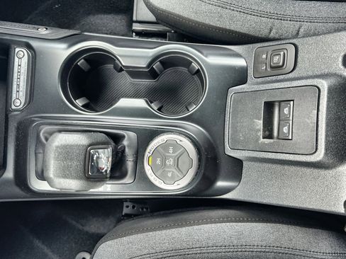 New 2025 Ford Bronco 2-Door image 21