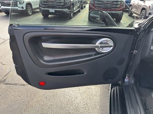 Used 2004 Chevrolet SSR w/ Preferred Equipment Group image 15