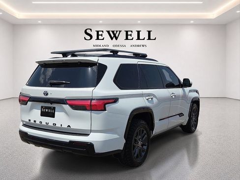Used 2023 Toyota Sequoia Platinum AWD/4WD image 4