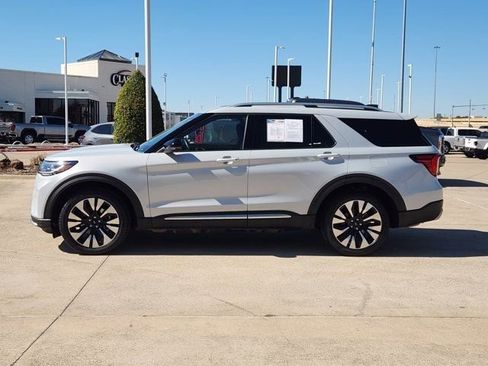 Used 2025 Ford Explorer Platinum w/ LUX Leather Package image 11