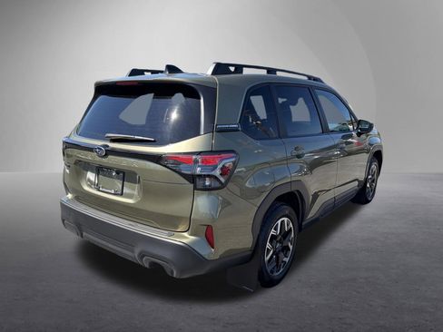 Used 2026 Subaru Forester Premium AWD/4WD image 3