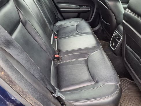 Used 2014 Chrysler 300 AWD w/ Driver Convenience Group image 11