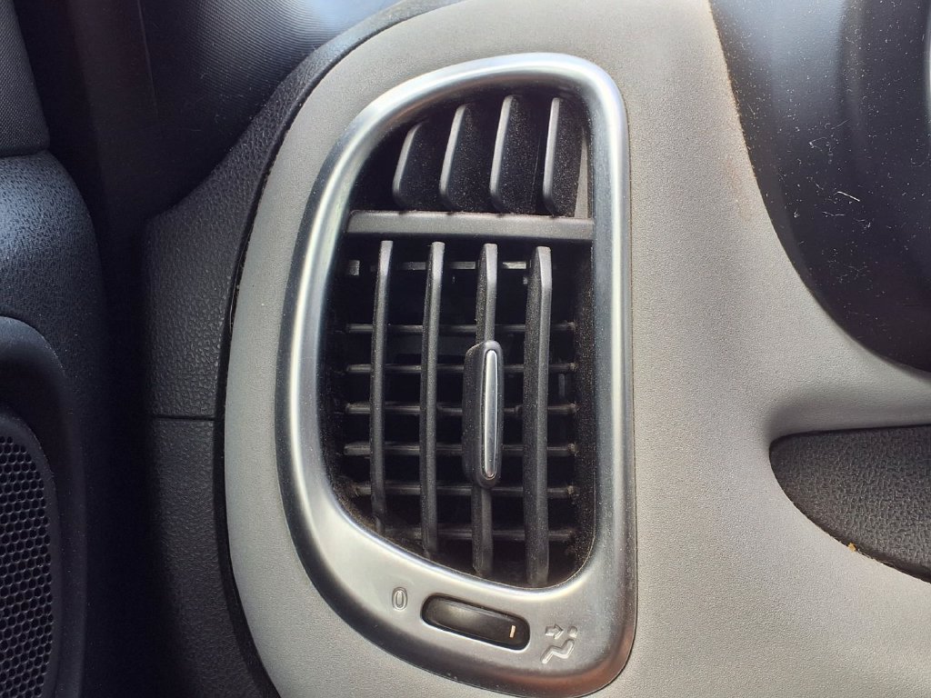 Used 2014 FIAT 500L Easy FWD image 21