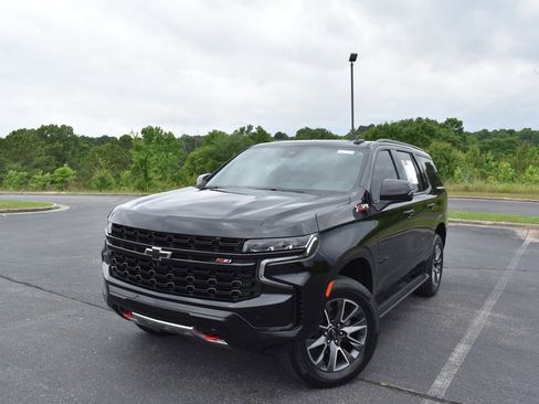 Used 2024 Chevrolet Tahoe Z71 w/ Luxury Package AWD/4WD image 6