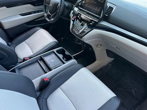 Certified 2025 Honda Odyssey Elite image 16