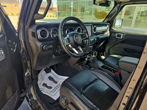 Used 2022 Jeep Wrangler Unlimited Sahara image 24