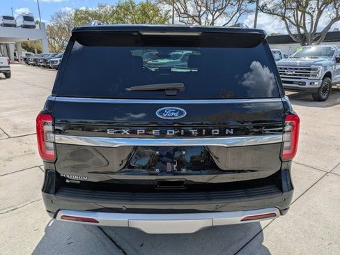 Certified 2023 Ford Expedition Platinum image 5