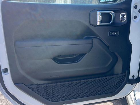 New 2025 Jeep Gladiator Willys image 13