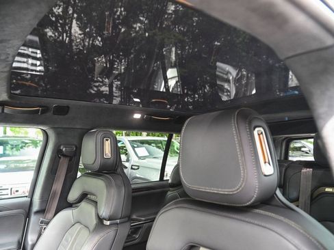 Used 2022 Rivian R1S Launch Edition image 29