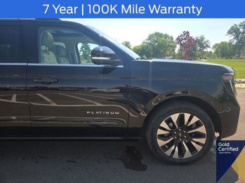Used 2025 Ford Expedition Max Platinum w/ Driver's Package AWD/4WD image 6