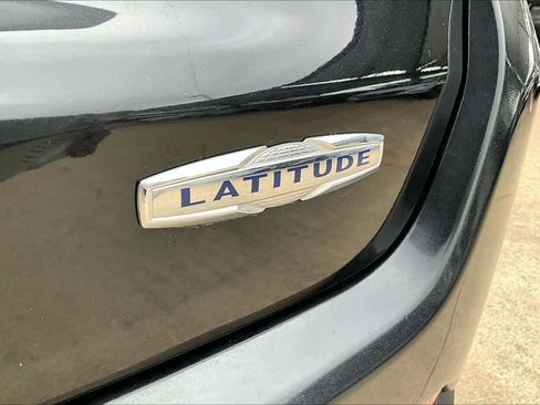 Used 2019 Jeep Compass Latitude w/ Cold Weather Group image 9