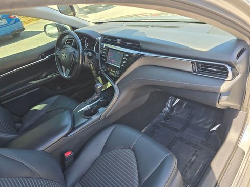 Used 2019 Toyota Camry SE FWD image 27