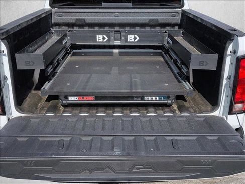 Used 2025 Chevrolet Colorado ZR2 w/ Technology Package AWD/4WD image 10