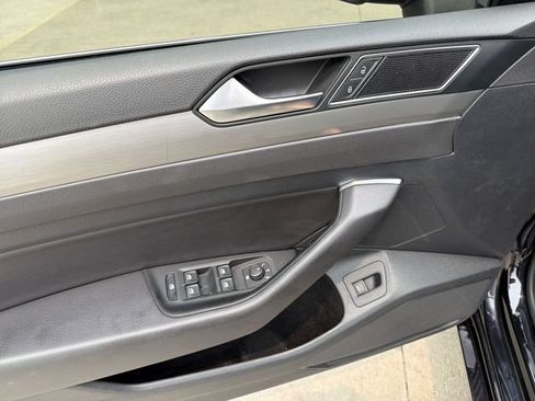 Used 2019 Volkswagen Arteon SE AWD/4WD image 16