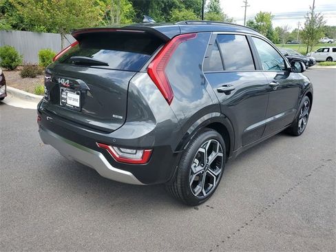 New 2025 Kia Niro SX Touring image 3