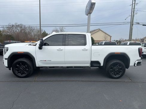 Used 2025 GMC Sierra 2500 AT4 image 23