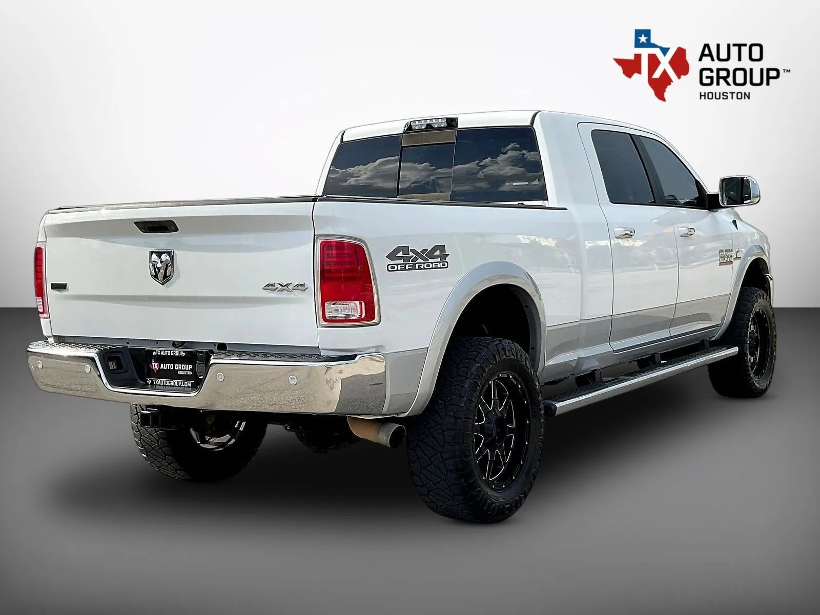 Used 2017 RAM 2500 Laramie w/ Snow Chief Group AWD/4WD image 6