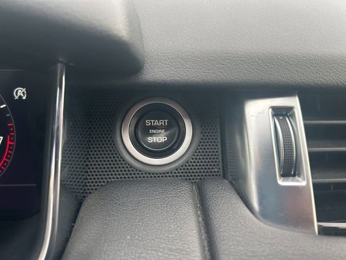 Used 2018 Land Rover Range Rover Sport SE image 37