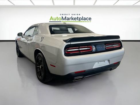 Used 2023 Dodge Challenger SXT image 4