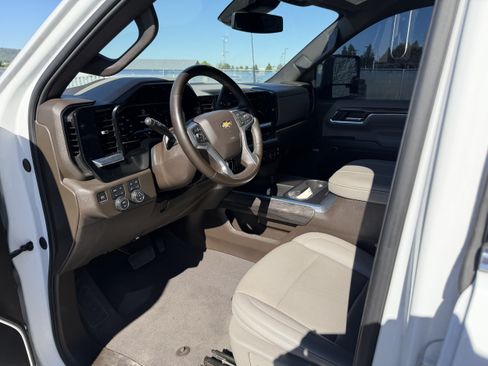 Used 2024 Chevrolet Silverado 2500 LTZ w/ LTZ Plus Package AWD/4WD image 9