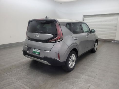Used 2025 Kia Soul LX FWD image 9