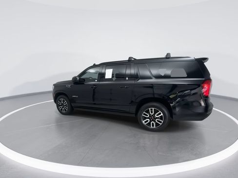 Used 2022 GMC Yukon XL AT4 w/ AT4 Premium Package AWD/4WD image 7