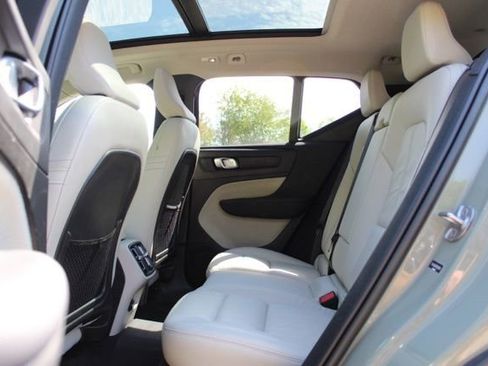 Certified 2023 Volvo XC40 B5 Ultimate w/ Climate Package AWD/4WD image 22