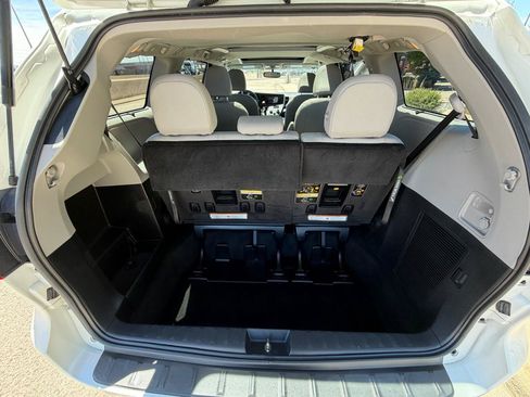 Used 2016 Toyota Sienna Limited AWD/4WD image 15