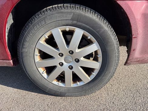 Used 2016 Chrysler Town & Country Touring image 5