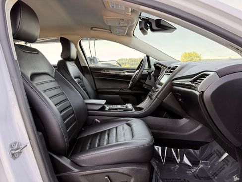 Used 2018 Ford Fusion SE w/ Equipment Group 602A FWD image 20