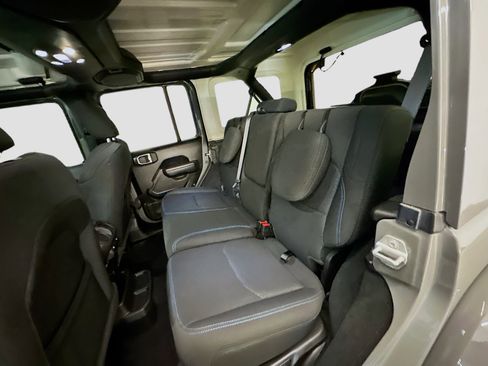 Used 2023 Jeep Wrangler Unlimited Rubicon 4xe w/ Cold Weather Group AWD/4WD image 29
