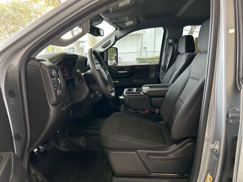 Used 2025 Chevrolet Silverado 3500 W/T image 5