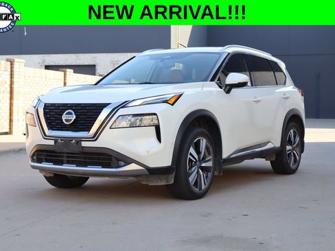 Used 2021 Nissan Rogue Platinum FWD image 1