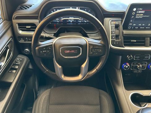Used 2022 GMC Yukon SLE w/ Gmc Pro Safety Plus Package RWD image 15