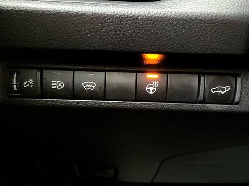 Used 2023 Toyota RAV4 XLE Premium AWD/4WD image 33