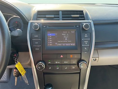 Used 2017 Toyota Camry LE image 24