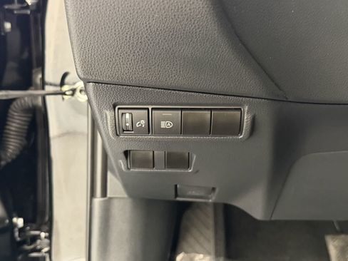 Used 2022 Toyota Corolla Cross LE AWD/4WD image 15