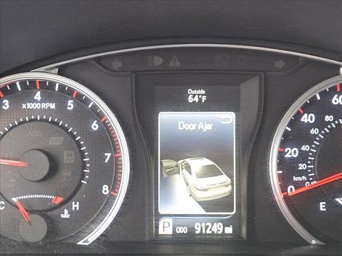 Used 2016 Toyota Camry SE image 12