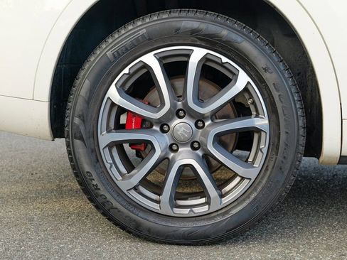 Used 2019 Maserati Levante image 13