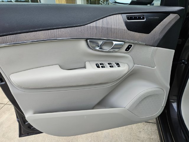 Certified 2023 Volvo XC90 T8 Ultimate w/ Protection Package Premier AWD/4WD image 22