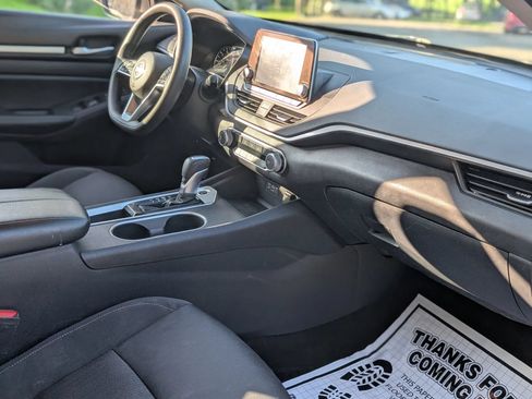 Used 2022 Nissan Altima 2.5 SV FWD image 23